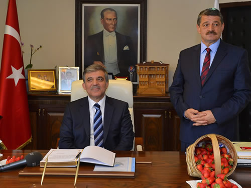 Cumhurbaşkanı Gül, Bartın Belediyesi’ni Ziyaret Etti 